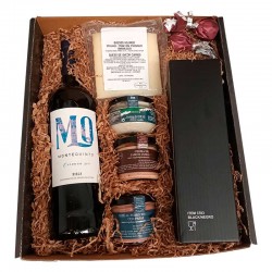 Gift basket with Montequinto wine, wine set, cheese wedge, spreads and chocolates