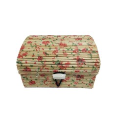 Lote 24 Baúl con licor panizo y bombones