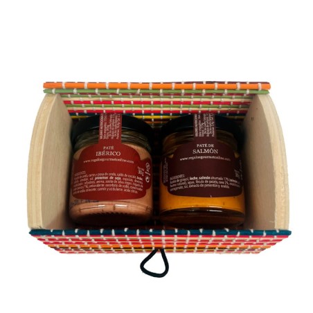 Trunk for gifts with two miniatures pâtés