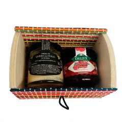 Trunk with cheese cream and jam