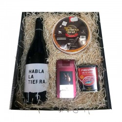 Medium case with wine, cheese of cake, chocolates and paprika for gift
