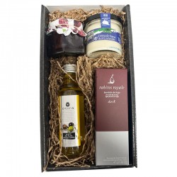 Deliex gift basket with olive oil, fig chocolates, peach jam and cheese jar