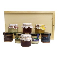 ▷ Case with honeys, jams, cheeses and pates 【for your employees】