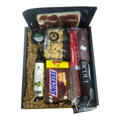 Panier-cadeau gourmet avec huile d'olive,ibérique et chocolats