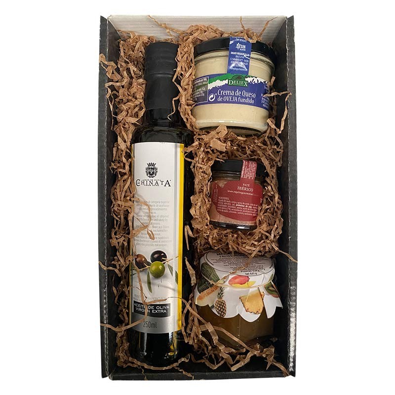 Coffret avec huile, confiture, pâté et fromage pour les détails