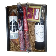 Gourmet gift box for companies for a special day.