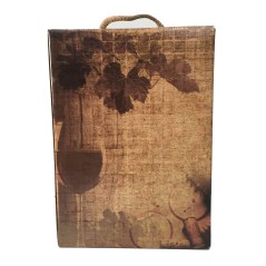 Case with three bottles of red wine ideal for an elegant gift