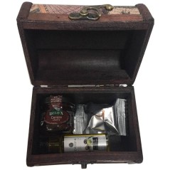 Wooden chest with map, oil virgin extra, candy figs and jam print