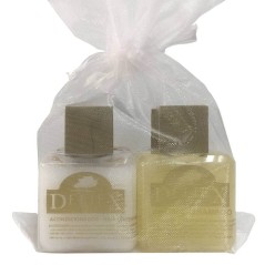 Pack gel, colonia, champú y bodymilk con bolsa de organza