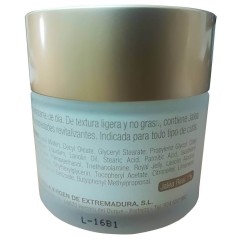 Cosmetique creme du visage hydratante avec gelee royale