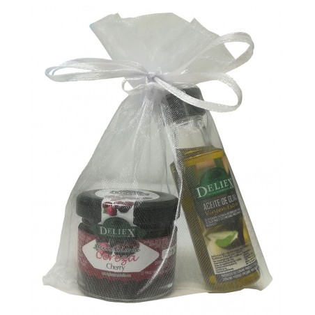 Combination of olive oil and marmalade of blueberry for details