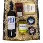 Pack Picoteo 8 - vino Montequinto, quesos, paté, aceitunas, bombones Rabitos Royale