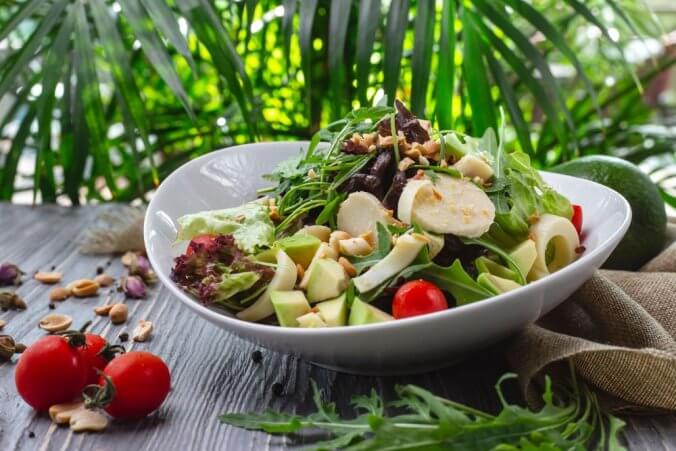 Los mejores tipos de vinagre para aderezar tus ensaladas de verano