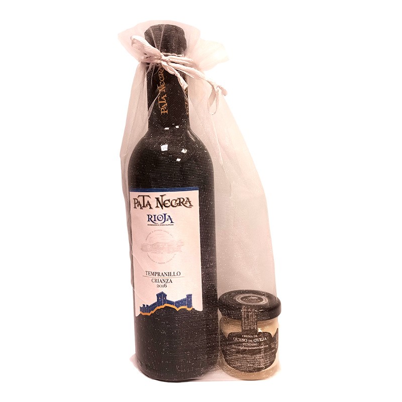 Wine pack with fromage for spread for gift.